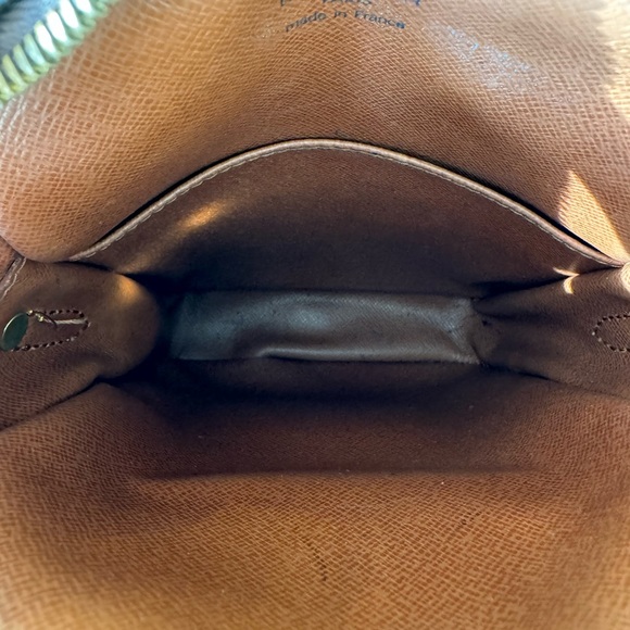 Authentic Gently used Louis Vuitton Amazone Crossbody bag - Picture 7 of 9